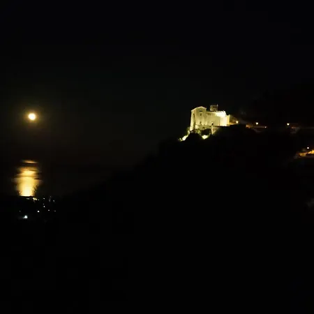 Loft S. Antonio Apartament Savoca